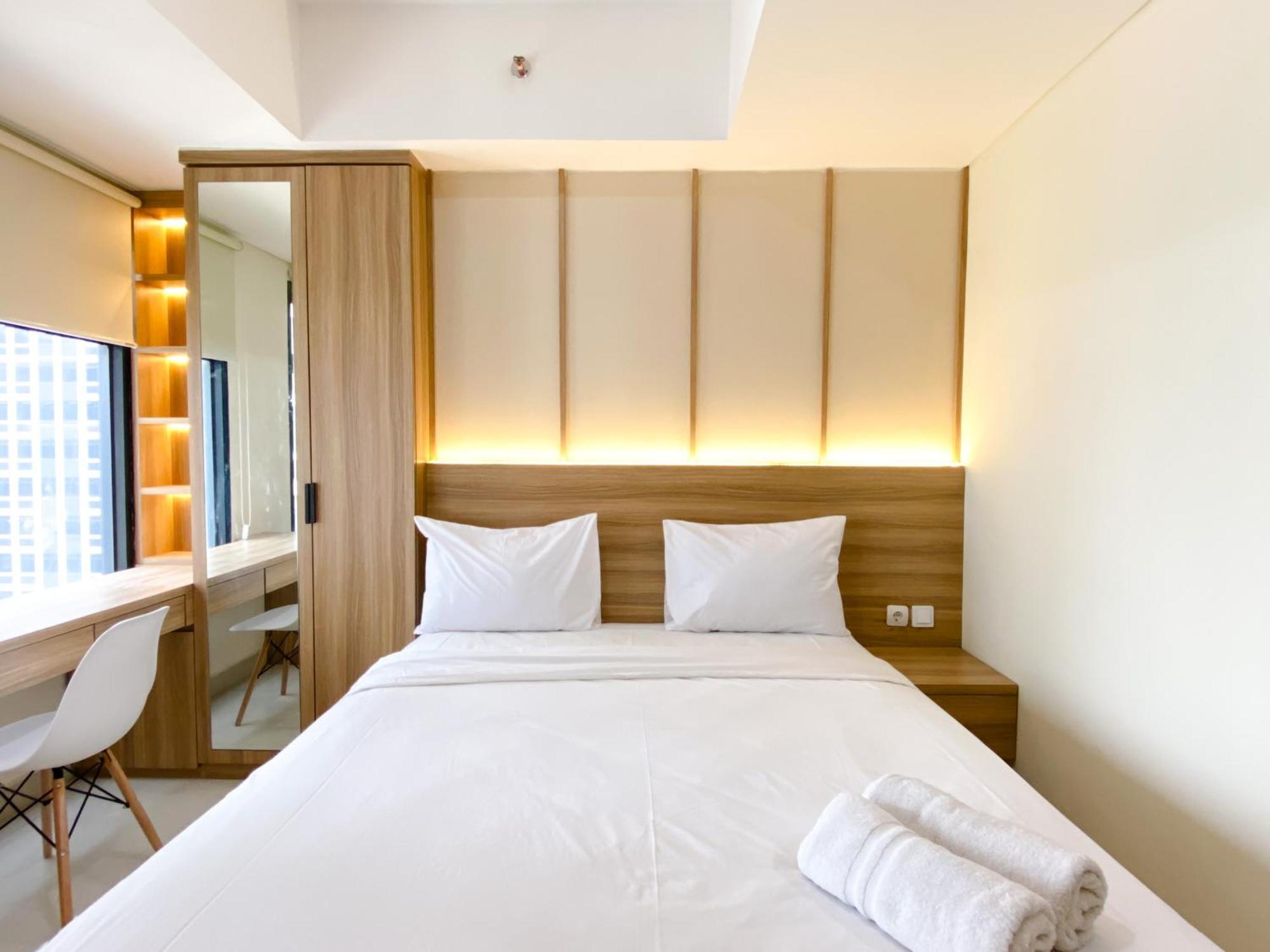 Homey And Warm Studio Room Pollux Chadstone Apartment By Travelio Cikarang Esterno foto